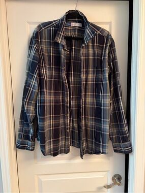 Old Navy Men's Blue and White Plaid Button-Down Shirt